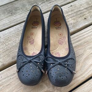 Earth Spirit Women's Black Perforated Flats
